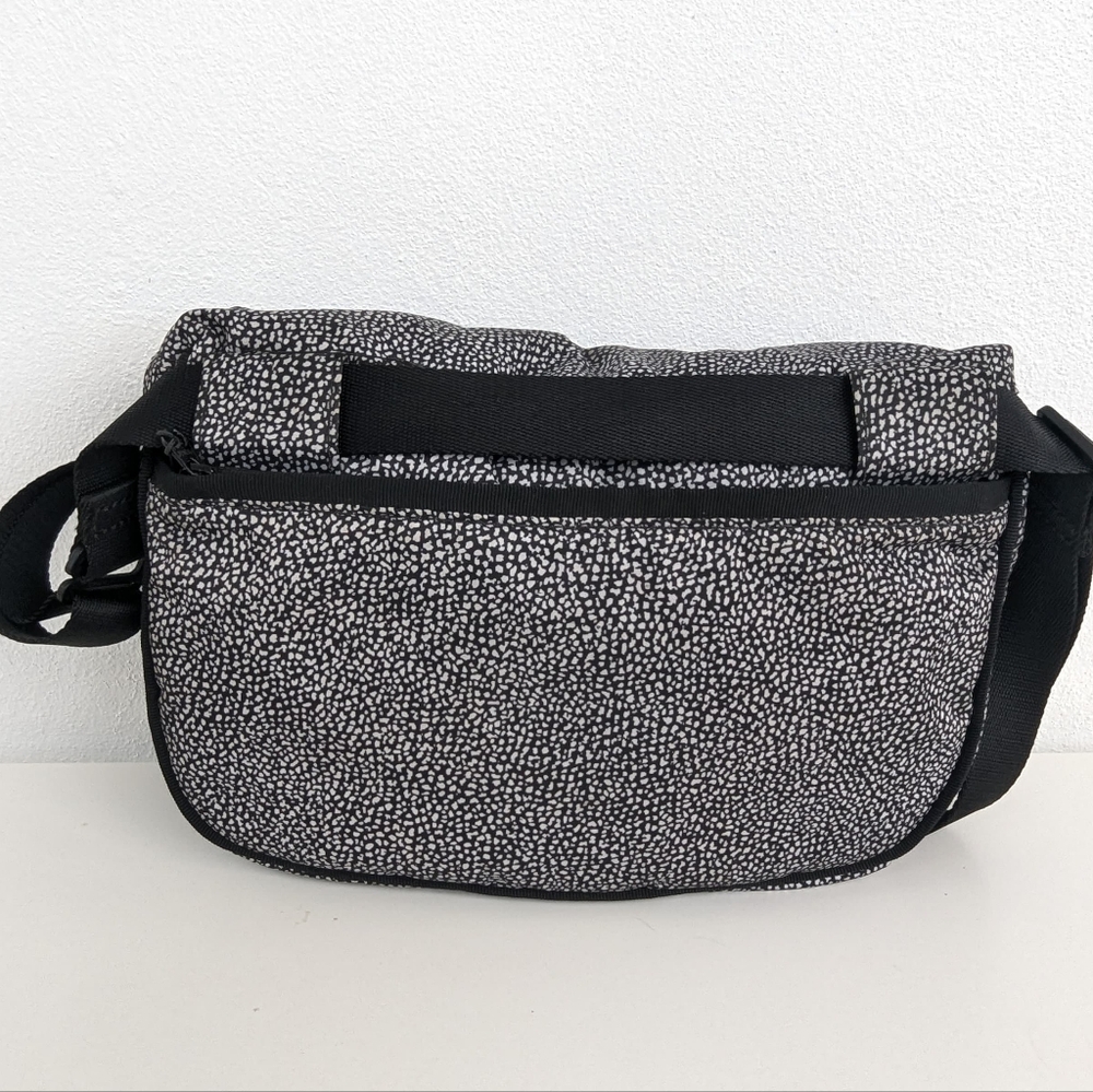 🌹 Lululemon Black & White Mini Waist Bag with Speckled Design Fanny Pack, - Picture 5 of 11